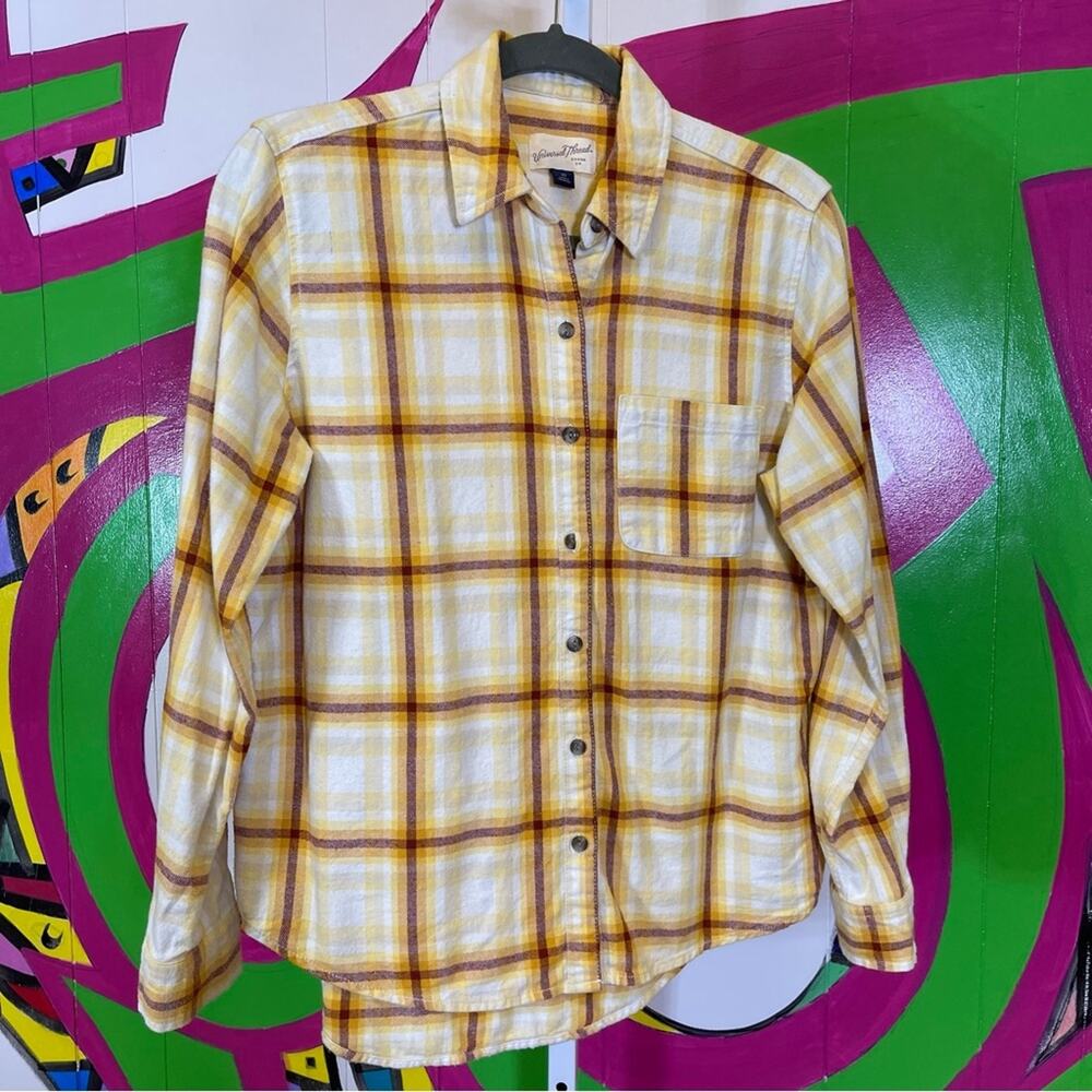 Universal Thread, Plaid Flannel Button Up Shirt. Size XS. Excellent condition!